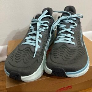 Altra Torin 7, Size 9.5, Gray and Light Blue Running Shoes